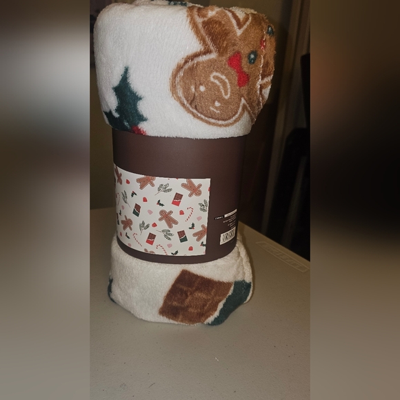 Gingerbread Lane Fleece set - Picture 5 of 6